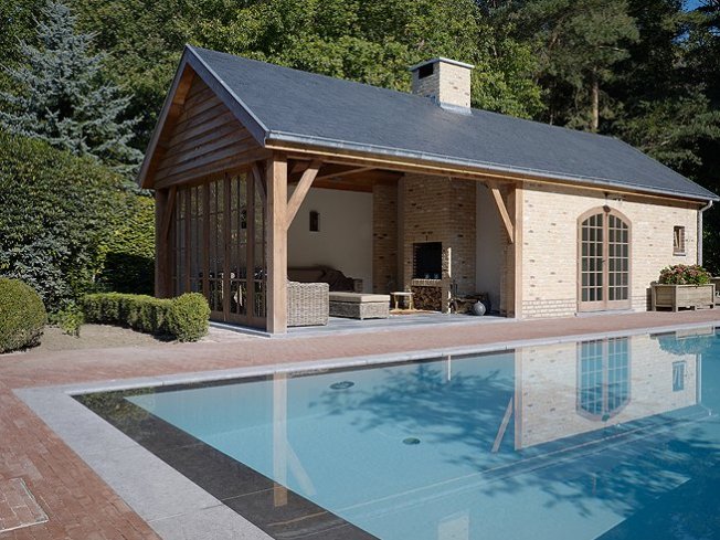 Overloop zwembad - poolhouse